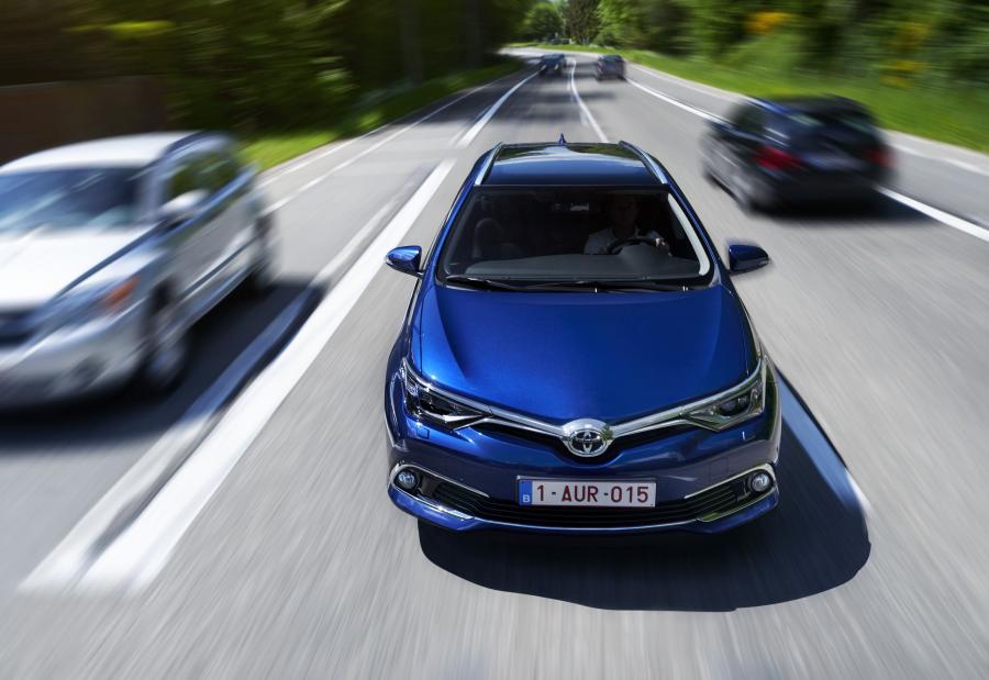  Toyota Auris Tourer Sports 2015 года  (фото 20 из 30)